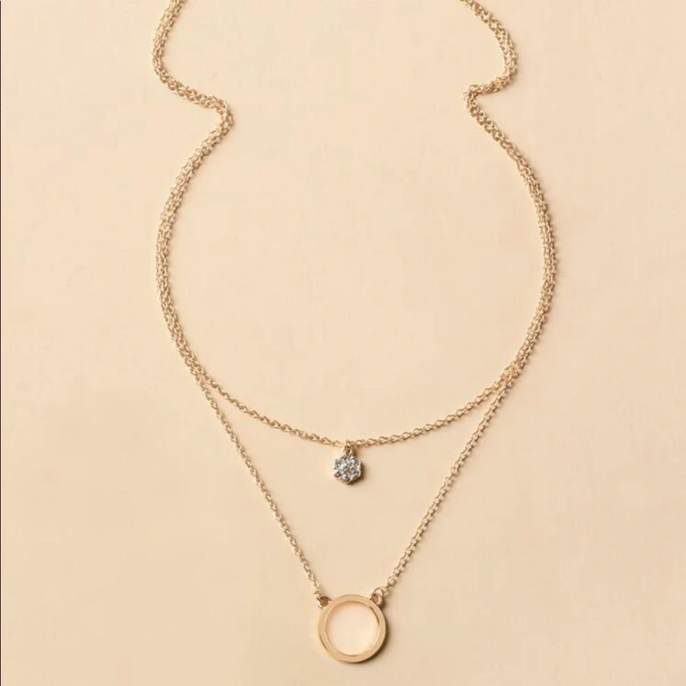 NWT Circle Layered Necklace - Picture 3 of 4